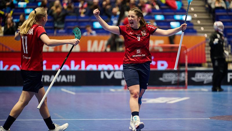 Roztleskávačka? Také umím vystřelit! připomněla Jiráková. Její švédské rodině ujel vlak